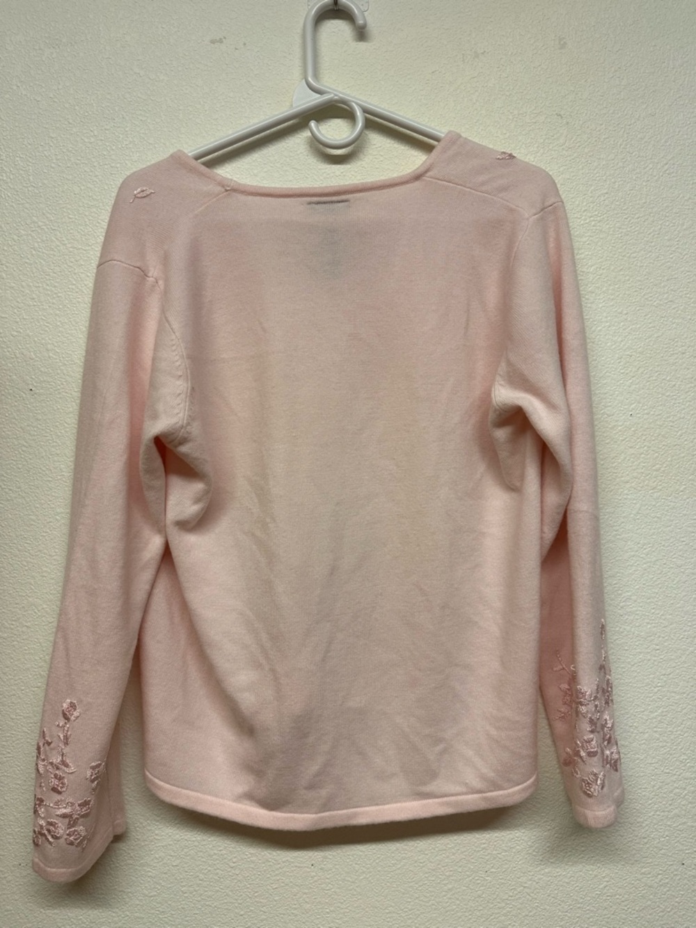 Designers Originals Pale Pink V-Neck Knit Sweater - Picture 5 of 5